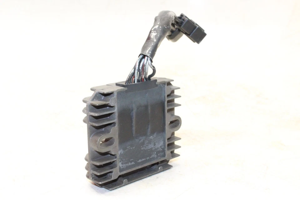 03-09 REGULADOR DE VOLTAJE RECTIFICADOR OEM SUZUKI SV650S Foto 2 de 4