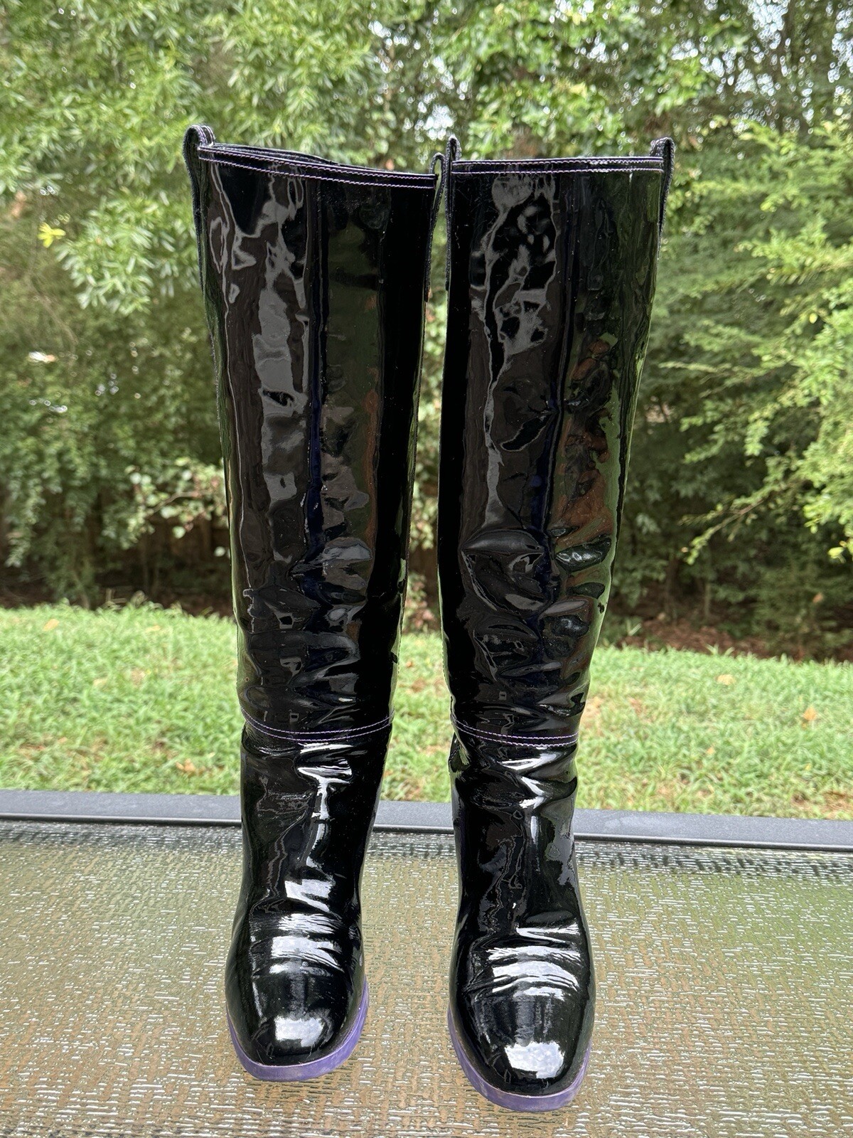 Yves Saint Laurent YSL donna taglia 40 al ginocchio vernice pelle viola lucido