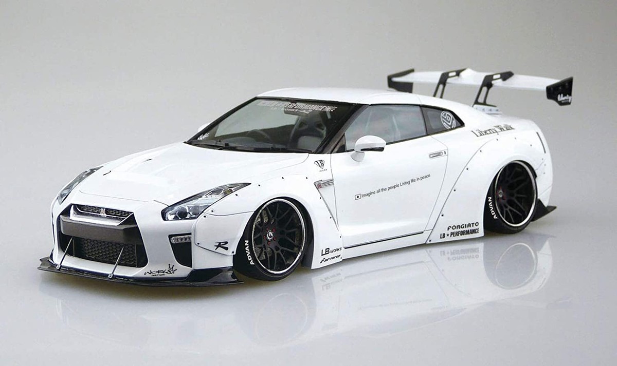 1/24 LB Works R35 GT-R Type 1.5 Model Kit by Qingdao