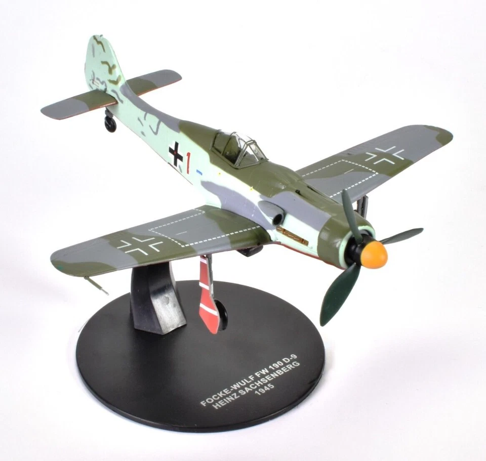 Focke-Wulf FW 190 D-9 1945 1/72 #025 - Photo 1/2