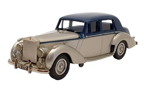 DINKY TOYS - #158 - ROLLS ROYCE SILVER SHADOW - METALLIC RED - IN