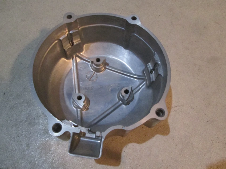 NUEVO DE STOCK Kawasaki 1977 - 1979 KZ650B / KZ650C PERSONALIZADO 14031-1009-80 CUBIERTA GENERADOR Foto 2 de 4