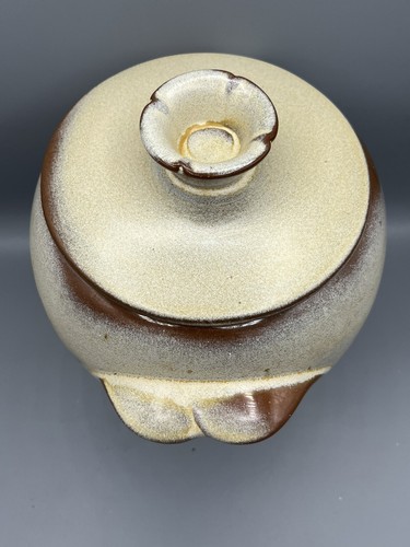 Frankoma Pottery 4V Covered Casserole/Bean Pot Desert Gold Flower Handle - Picture 6 of 10