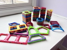 Lot of 108 Magformers STEM Building Magnetic Tiles - Magna-Tiles