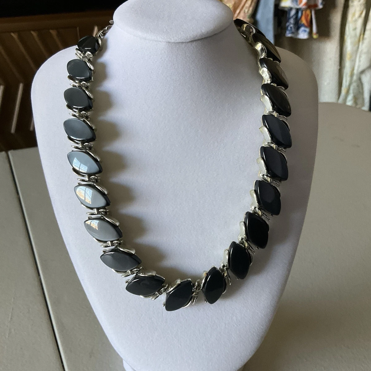 Lisner Signed Fashion Vintage & Antique Necklaces & Pendants for 