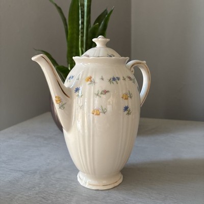 Vintage Federal Shape Syrakus China Kaffeekanne ''Suzanne'' Blumenmuster USA