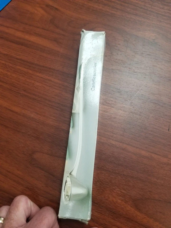 Candlesnuffer Oneida Silversmiths 9.5" Vela Snuffer Plateado ¡NUEVO EN CAJA!  Foto 2 de 2