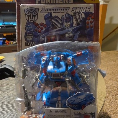 Autobot Skids Transformers Generations Figure Comic Thrilling 30 Hasbro NEW MOSC