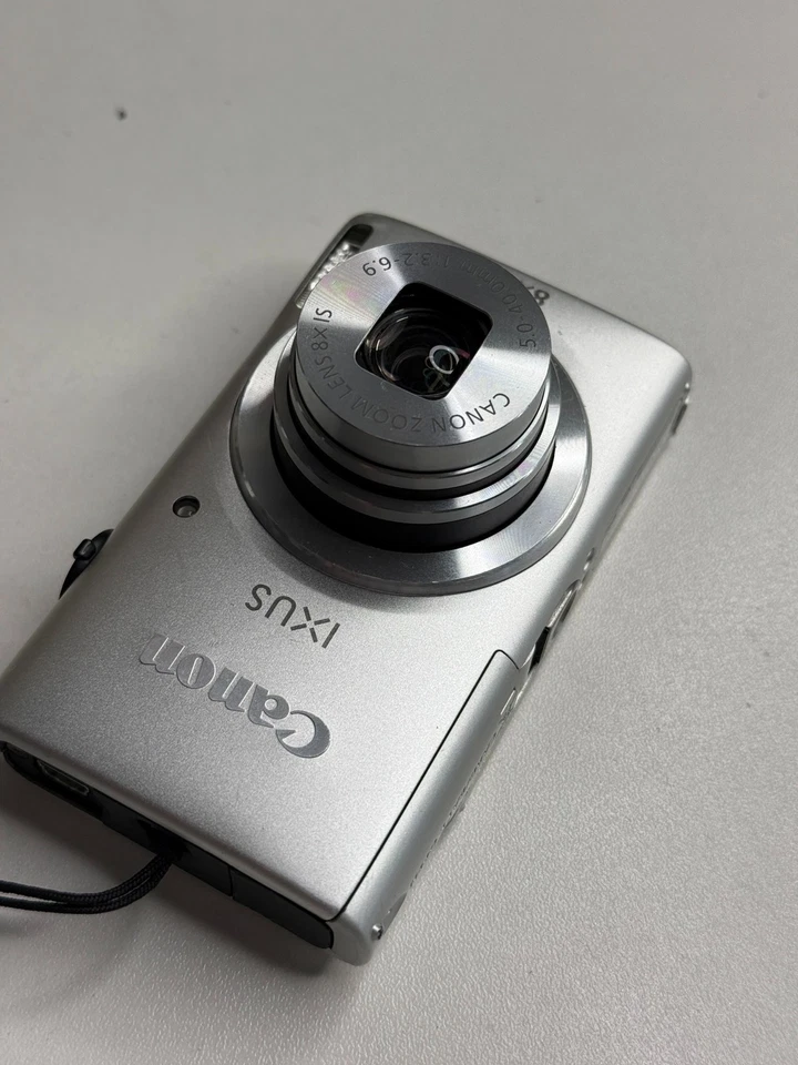 Canon IXUS140/ELPH130IS Silver-16MP BSI-CMOS, 28mm Wide, Metallic Silver Design - Image 2 of 4