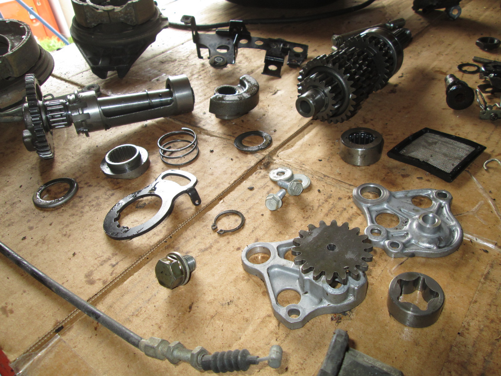 83 Honda XL250 Oil Pump Crankcases Flywheel Clutch Layshaft Brake Hub