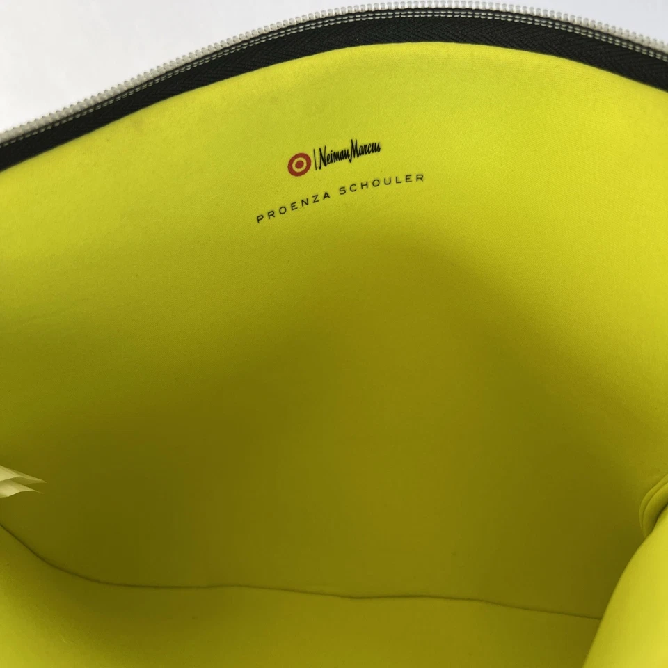 Funda para tablet/iPad Neiman Marcus Target PROENZA SCHOULER blanca negra con cremallera Foto 3 de 4