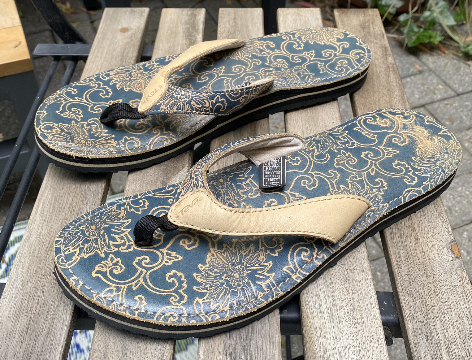 Teva Women's Habit River Green Floral Tan Leather Thong Sandals