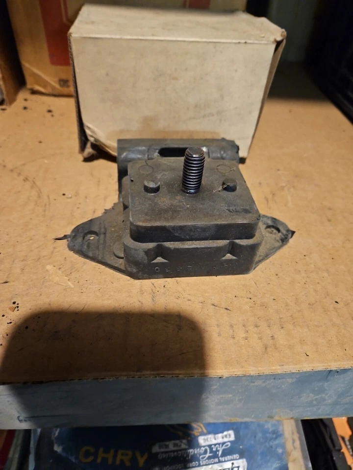 MONTAJE MOTOR DELANTERO ANCLA NORS 2330/2371 para Jeep/AMC 73-86 (1) 3217732 Foto 3 de 4