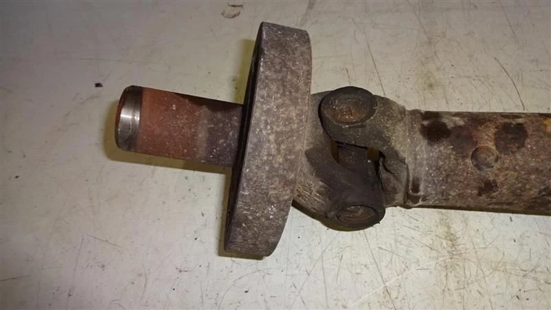 REAR DRIVE SHAFT 4WD 3.7L AUTOMATIC 45RFE TRANSMISSION FITS 02-03 LIBERTY 621044 Foto 3 de 4