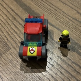 LEGO City Fire Truck 7239 Fire Subtheme w/ Firefighter Minifigure 57pc No Box