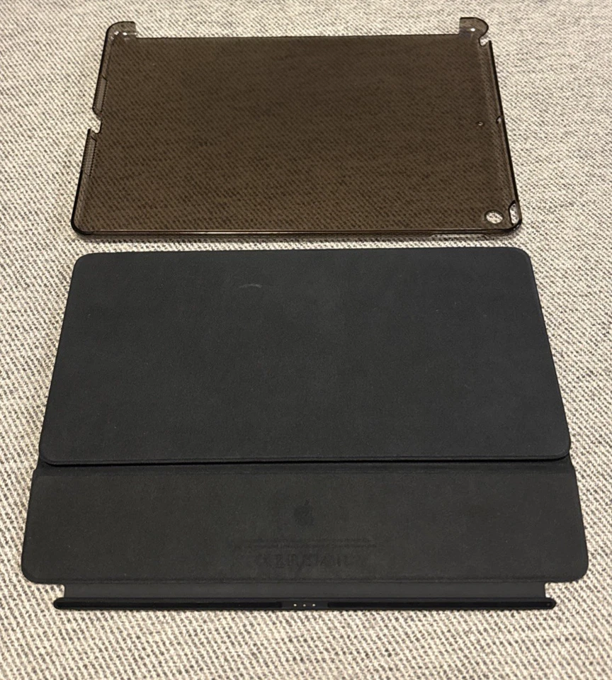 Apple Smart A1829 MX3L2LL/A Black Keyboard Case for Apple iPad 7/8/9 Gen - Image 3 of 3