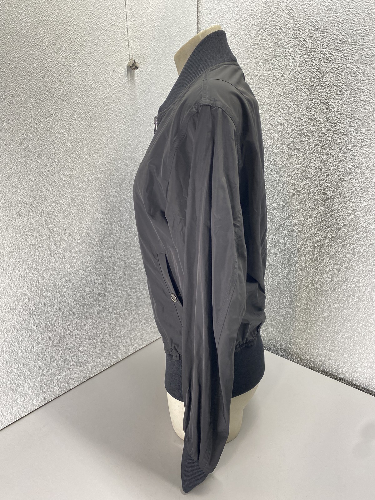 Burberry Mens or Womens Reburberry Slick Bomber Jacket Size US 38 Black thumbnail 6