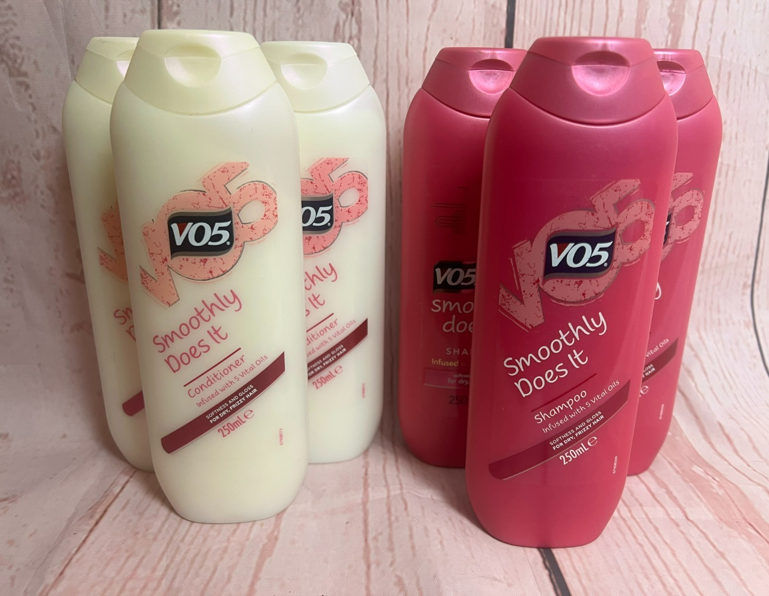 VO5 6x 250ml Smoothly Does It Shampoo & conditioner bundle  *LAST STOCK*