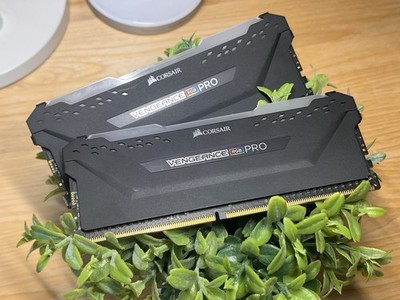 Corsair Vengeance RGB PRO 16GB 2 x 8 GB DDR4-RAM PC-Arbeitsspeicher