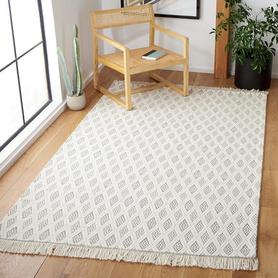 Handmade Boho Fringe Wool Accent Rug 4' X 6' - Ivory & Grey for High Traffic Are