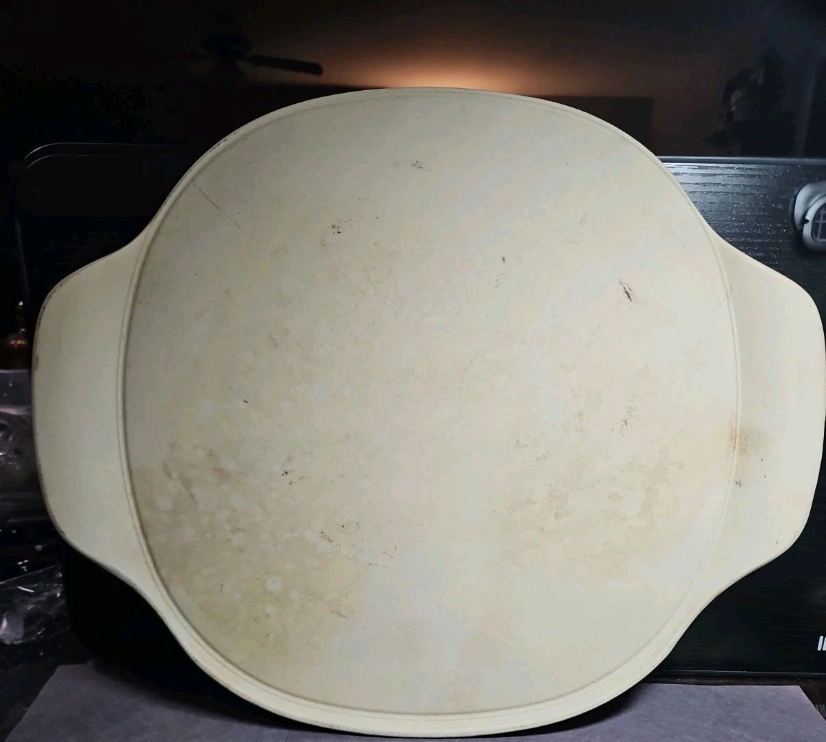 Pampered Chef Medium 13” Round Stone Handles Pizza Baking Stone Family Seasoned