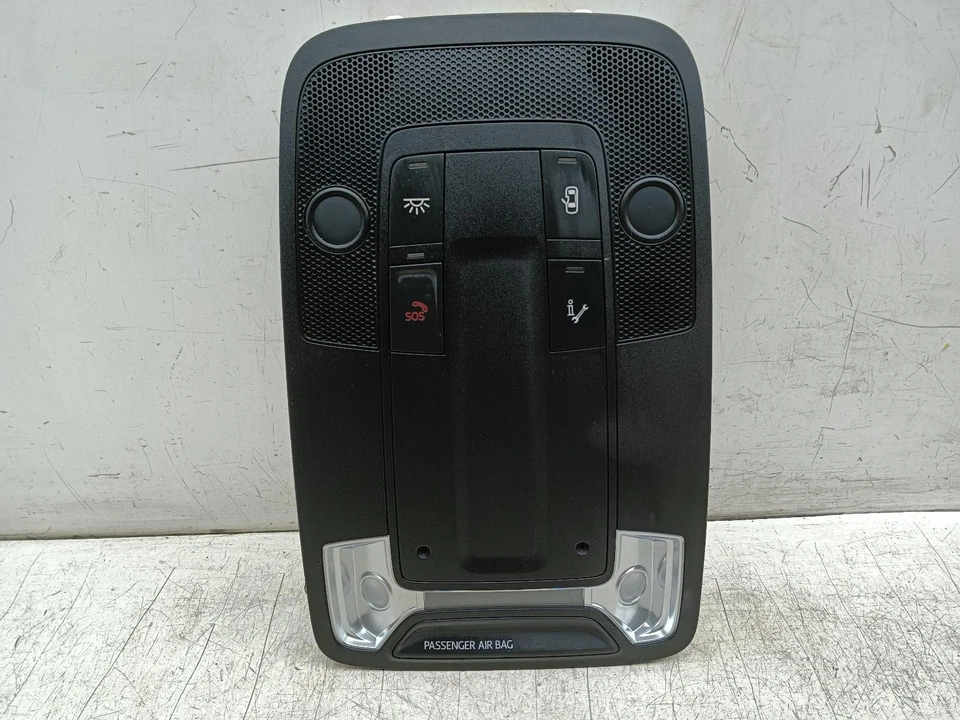 AUDI A1 LUZ DE CORTESÍA TECHO INTERIOR 81A947135S MK2 2018-2020 Foto 3 de 4
