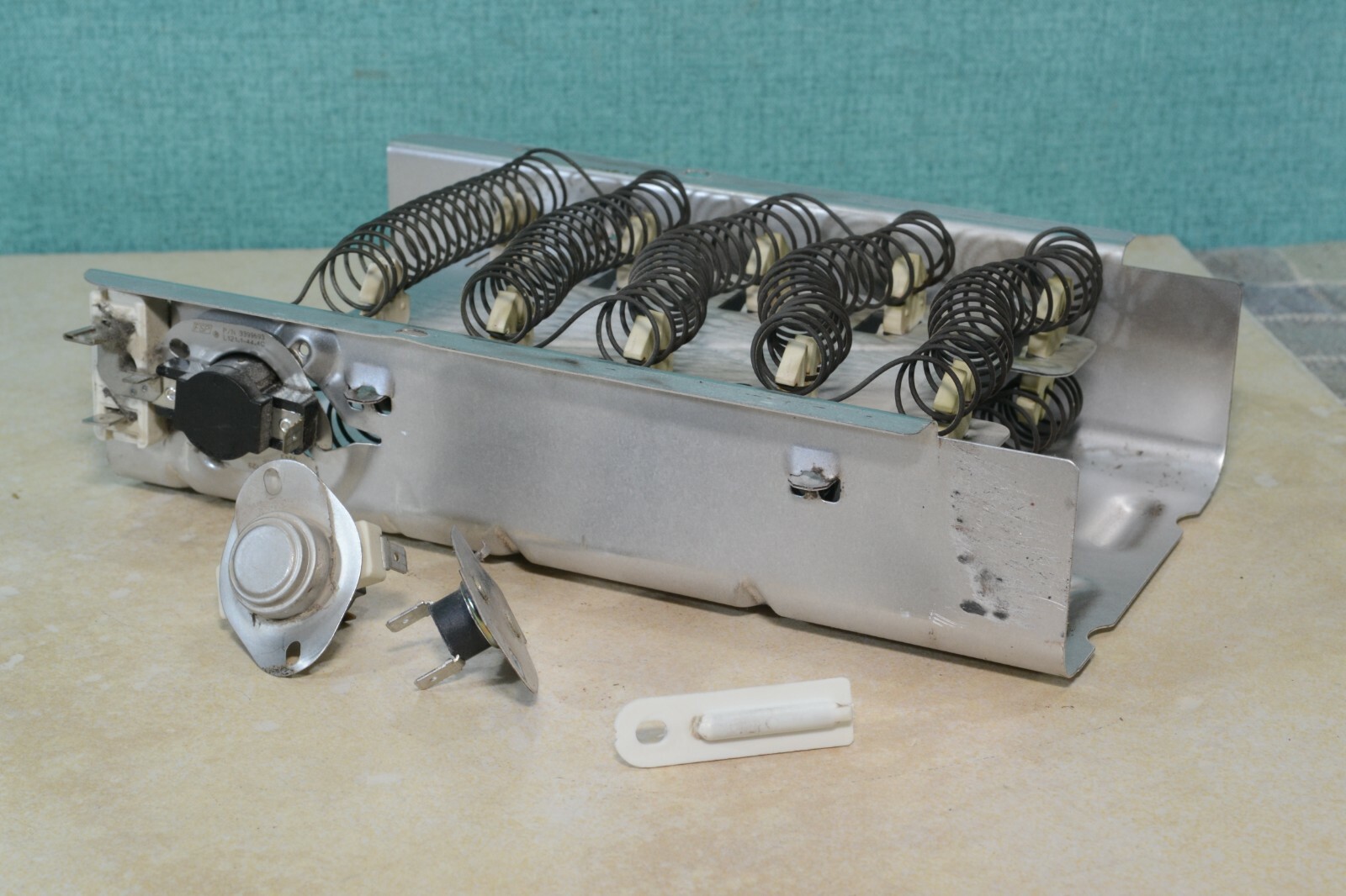 8565582 Dryer Heating Element Kit for Whirlpool Replaces 3398063  