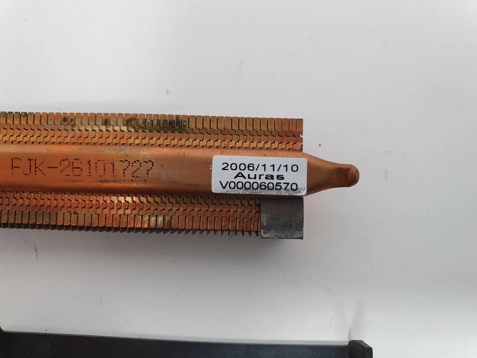 Toshiba Satellite A105-S4384 Fan V000060570 6y04Y CPU Cooling Fan With Heatsink - Image 4 of 4