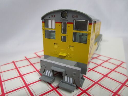 Stewart HO Scale UP Union Pacific VO1000 Diesel Locomotive #1201 DCC Ready LED - Picture 4 of 11