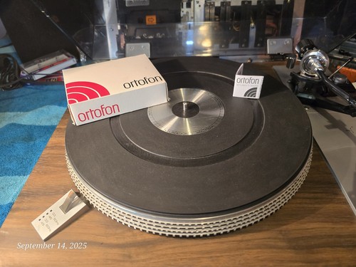 Vintage Fisher MT-6225 Studio Standard Turntable - Made in Japan/Fully Service