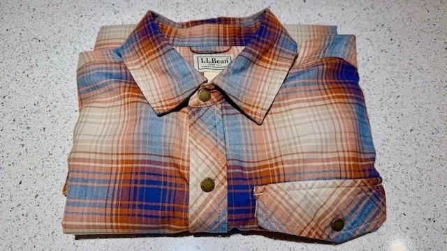 LL BEAN Mountainside Brushed Performance Shirt MEDIUM - Dark Marino Blue - Snaps