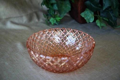 Vintage pink Depression glass bowl - Waterford pattern by Anchor Hocking