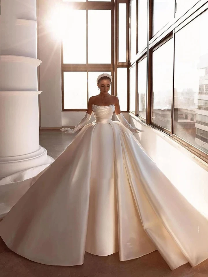 Vestidos de novia Vestidos de baile de novia Manga larga Línea A Encaje Princesa Vestido hinchado Foto 4 de 4