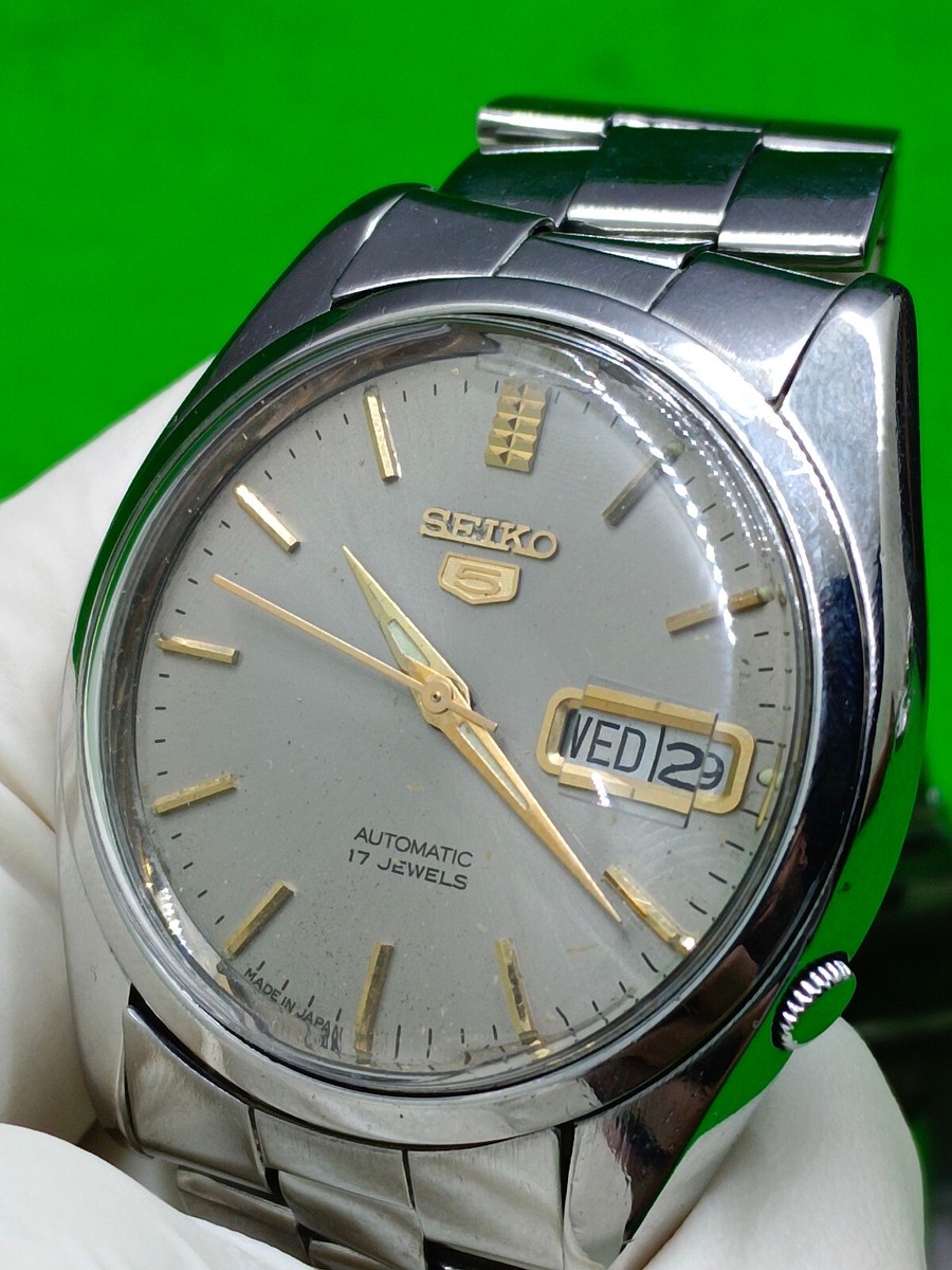 vintage SEIKO 5 watch Automatic Japan Day / Date Indicator 7009