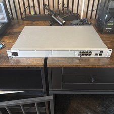 Ubiquiti UniFi Dream Machine Pro UDM-Pro Enterprise Security Gateway Router