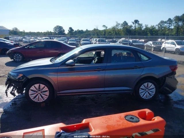 Used Air Cleaner Assembly fits: 2019 Volkswagen Jetta  Grade A Foto 3 de 4