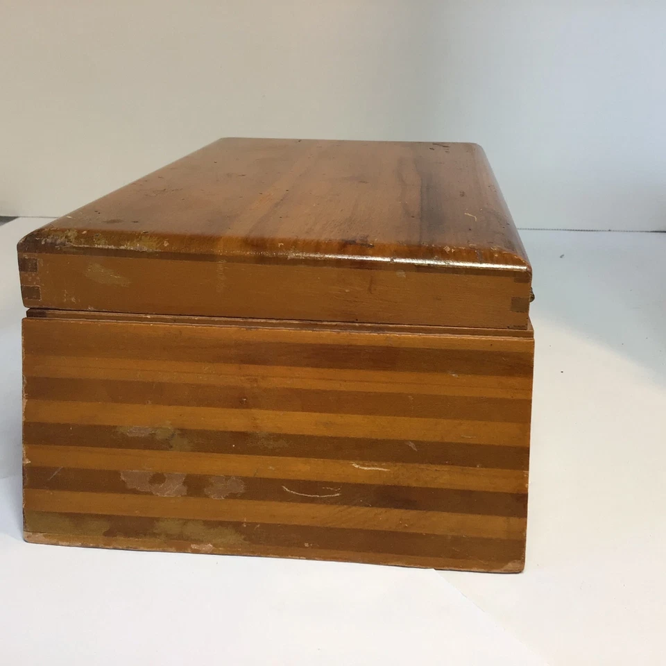 Wood CHEST .10.5 by about 3.5 tall. HANDMADE - Image 3 of 4
