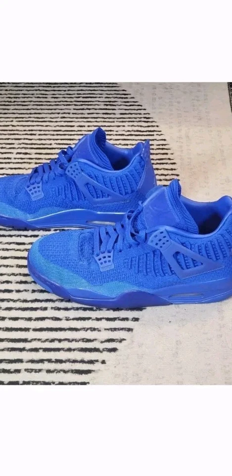 Talla 10.5 - Air Jordan 4 Retro Flyknit Hyper Royal Foto 3 de 4