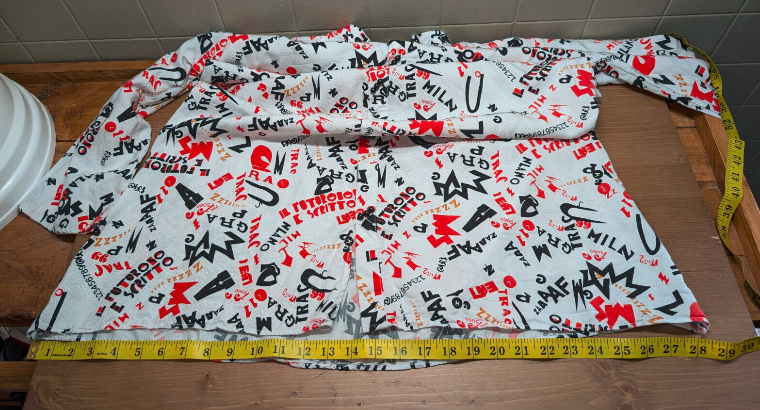 Sushi chef type blouse, tagless, refer to pictures for measurents, preowned