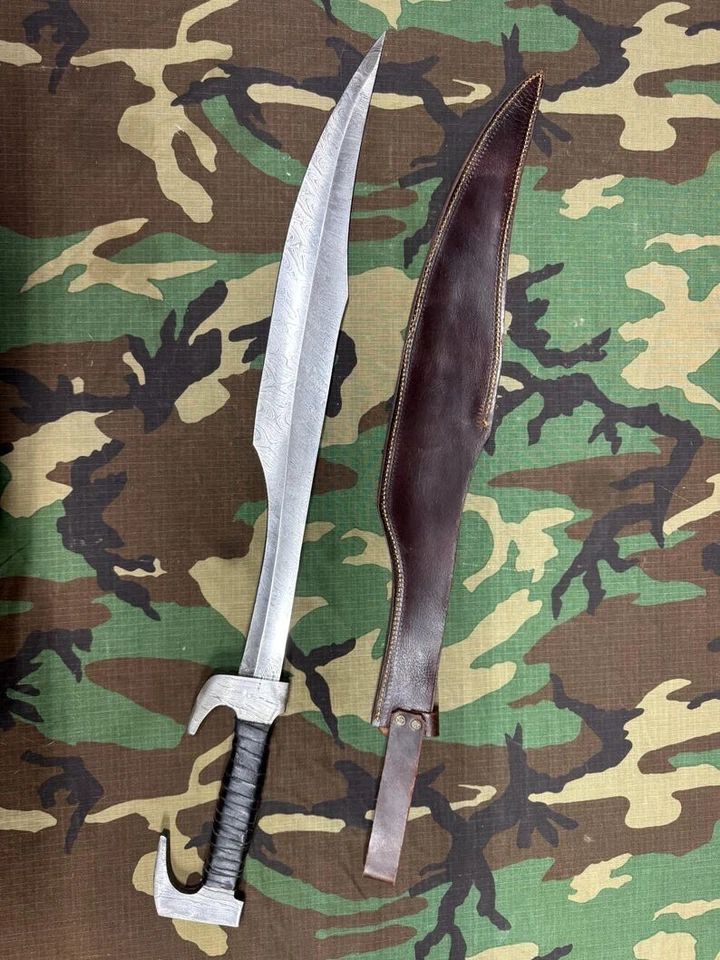 Handmade Forged Damascus King Leonidas 300 Spartans Sword with Sheath full tang - Image 2 of 4