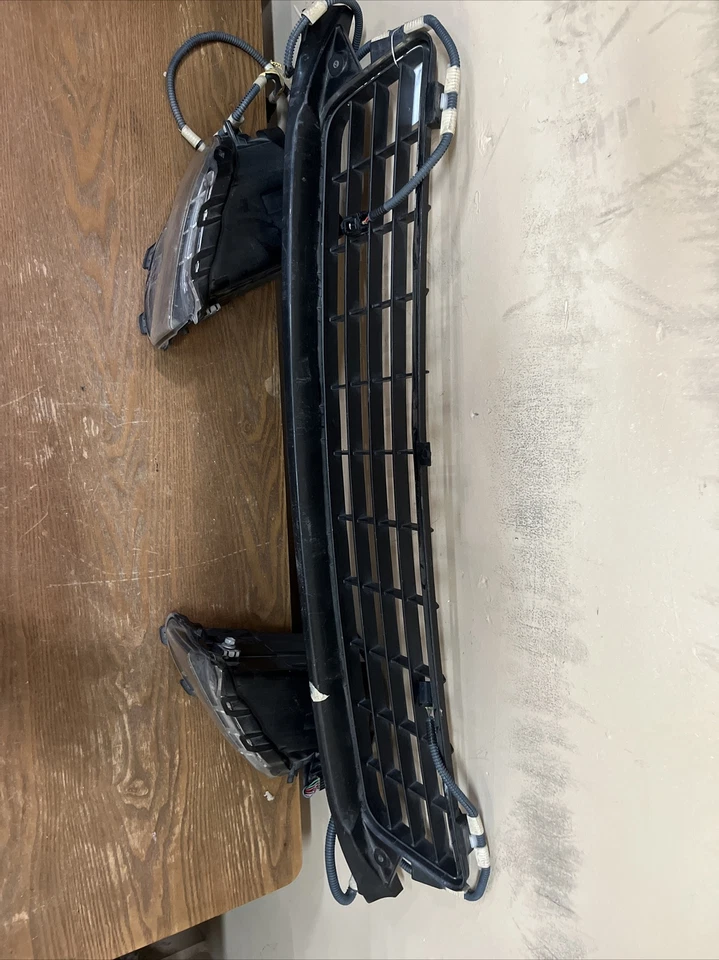 Luces antiniebla parachoques parrilla inferior radiador fabricante de equipos originales lexus gs450h 53112-30320 Toyota Foto 4 de 4