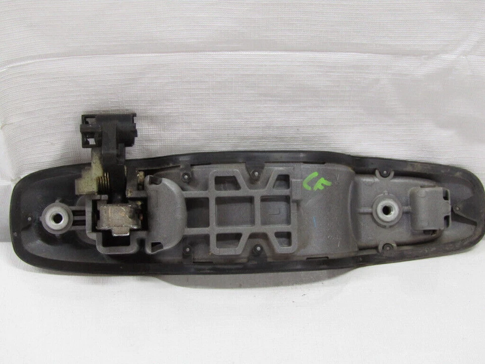 Conjunto exterior manija puerta conductor delantero izquierdo Suzuki Vitara XL-7 2003-2006 FABRICANTE DE EQUIPOS ORIGINALES Foto 3 de 4