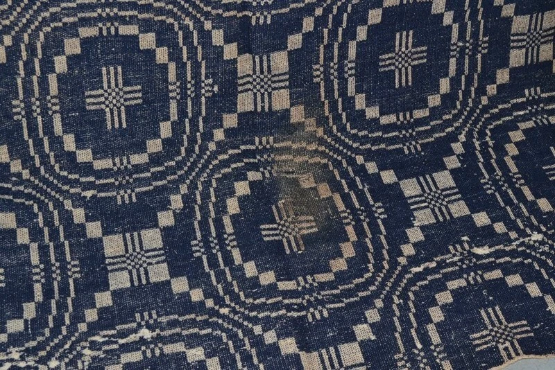 antiguo cobertor de 1800 azul índigo 80x90 costura central original  Foto 3 de 4