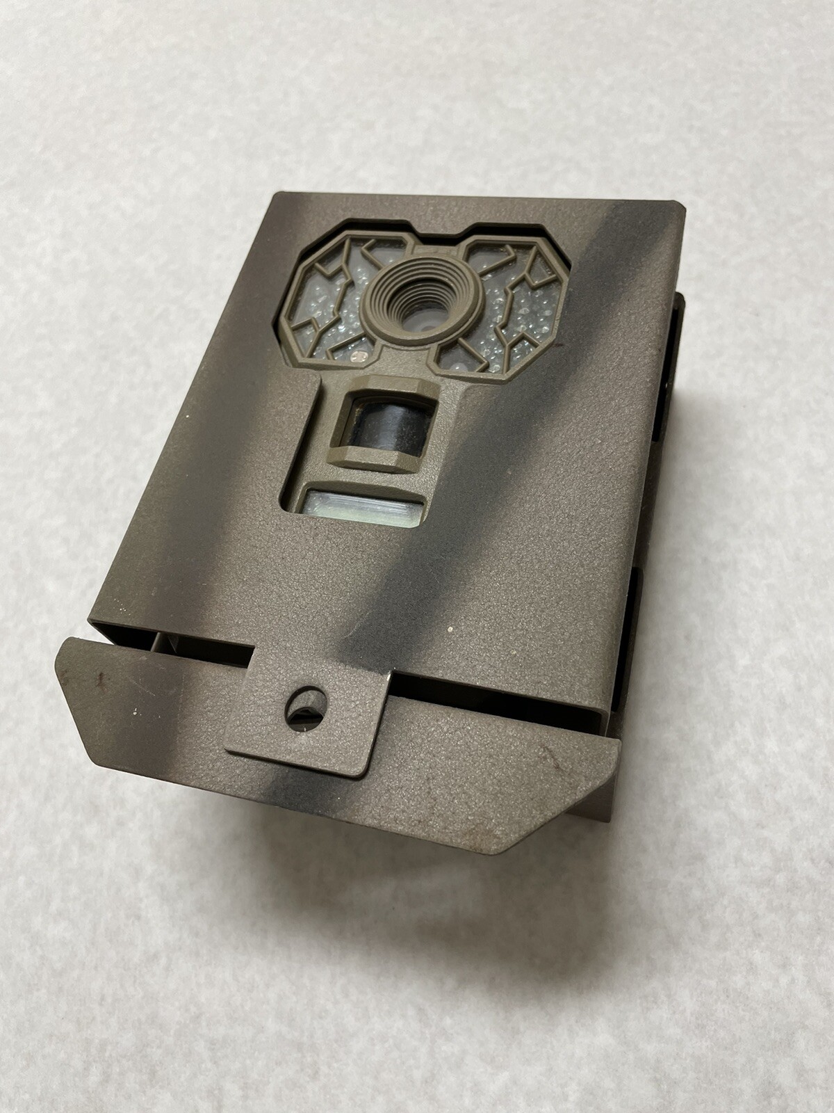 Stealth Cam STCG30 G Series Trail Camera w/SD Card, Camlock Box Theft Security Thư viện Quản