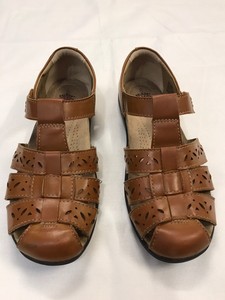 earth spirit closed toe sandals