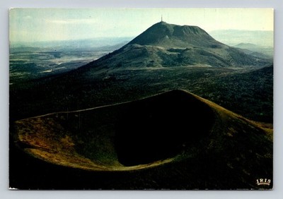 Vintage Puy-de-Dôme Volcano Postcard Le Puy du Pariou IRIS Mexichrome