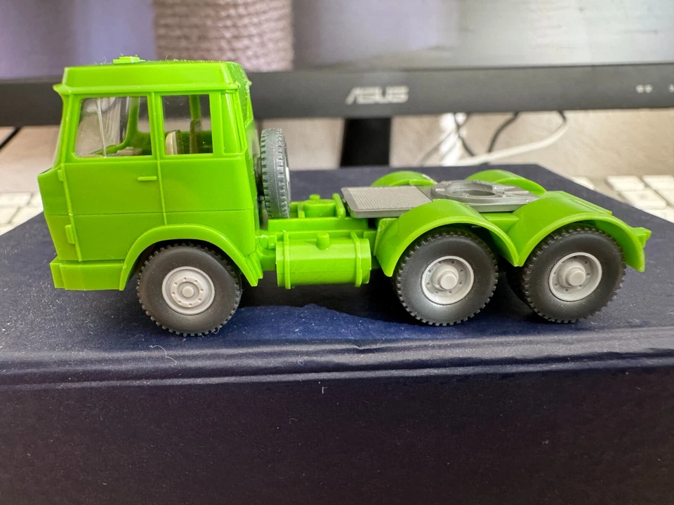 Wiking 1:87 Trattore Henschel In Buone Condizioni - Immagine 2 di 4