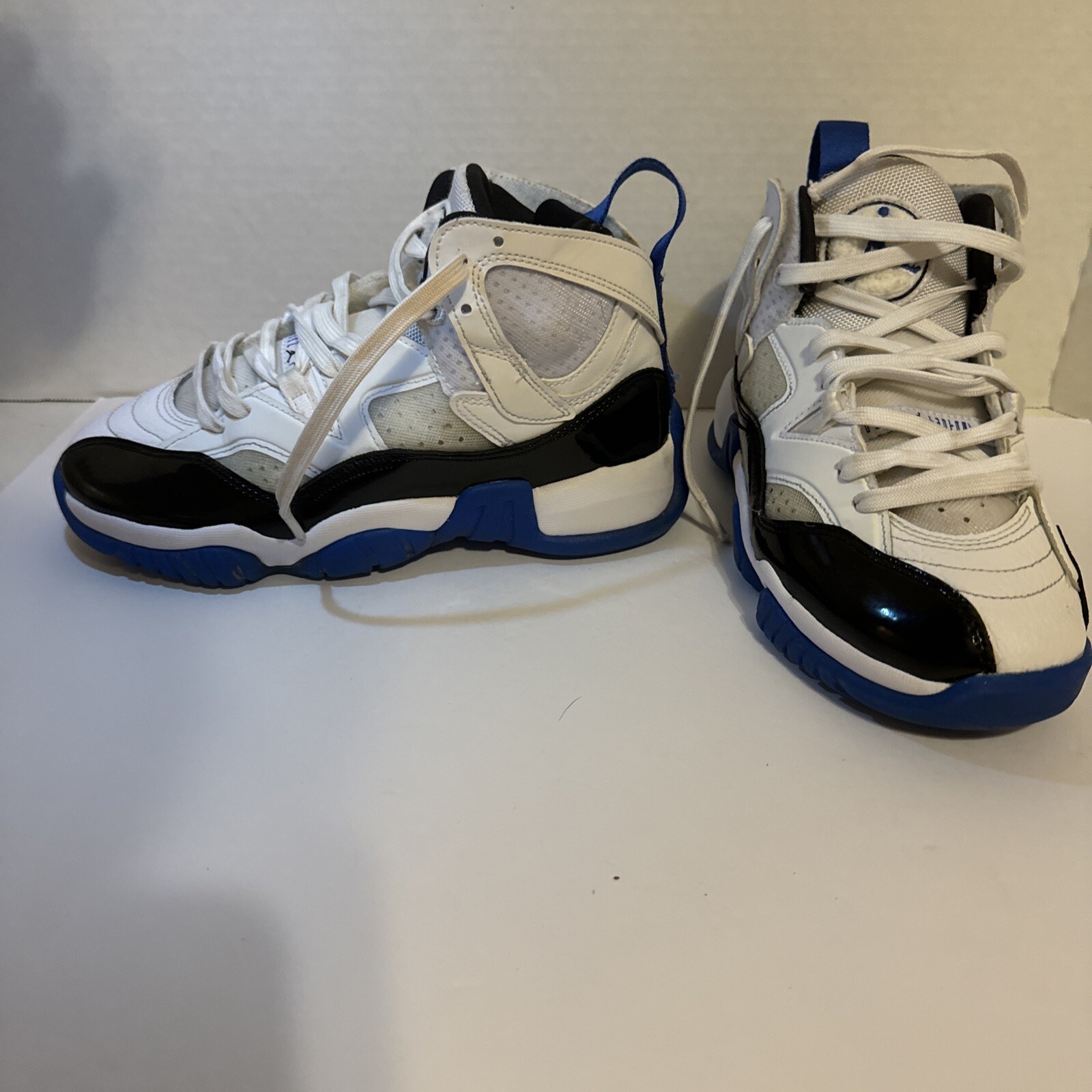 Nike Air Jordan Jumpman Two Trey "Concord" White Black DO1925-100 Men's Size 4