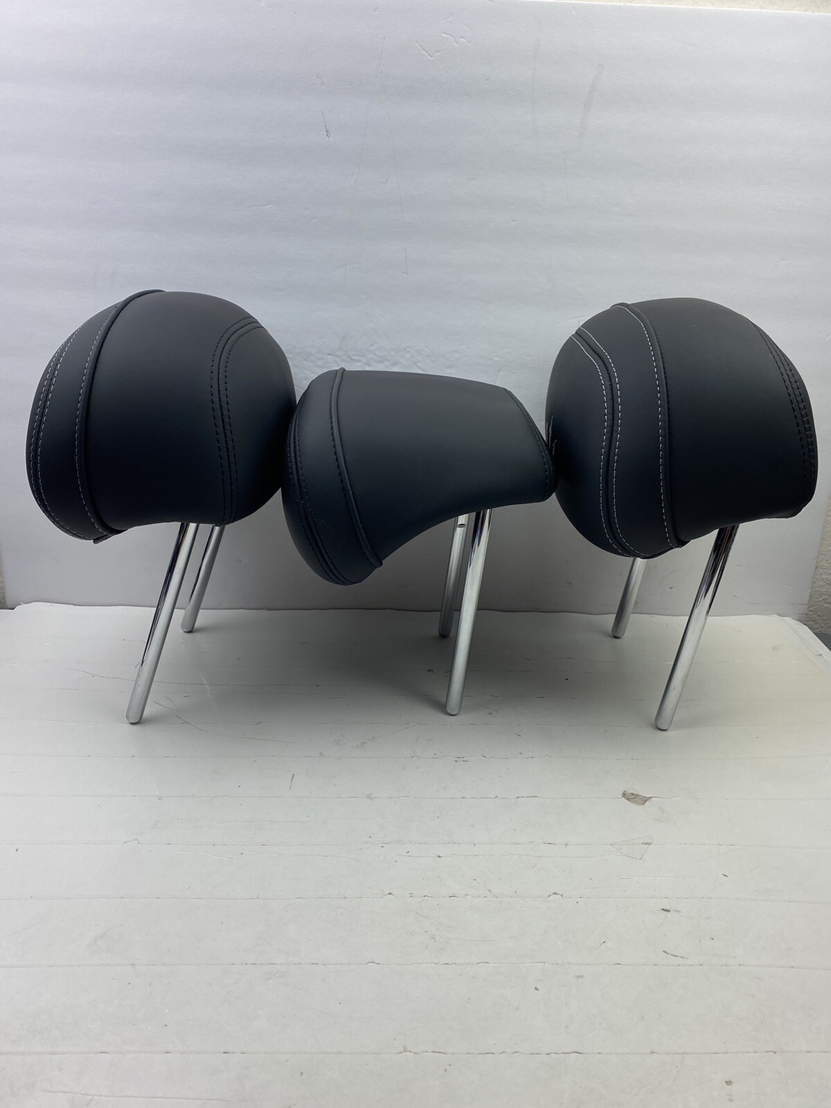 2017 - 2019 MASERATI LEVANTE REAR SEAT HEADREST HEAD REST SET BLACK LEATHER OEM