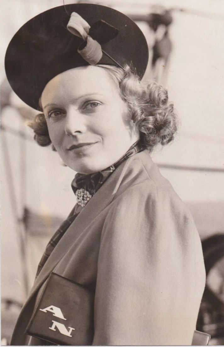 1937年 プレスフォト 英国女優 アンナ・ニーグル ニューヨーク オンライナー SS アクイタニア - 画像1/2
